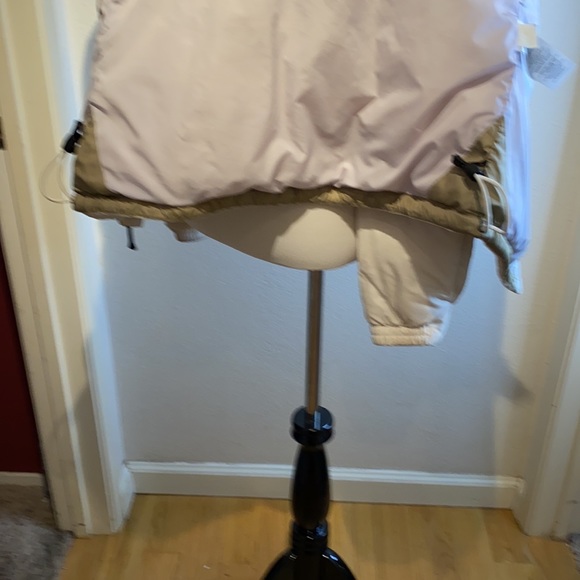 Columbia Cream Down & Feather Jacket Size: Small - Picture 13 of 15